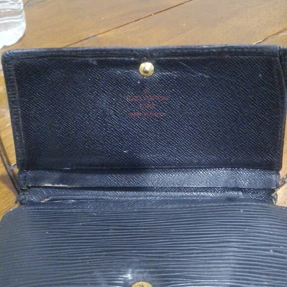 Louis Vuitton Epi Bifold Wallet with COA - Picture 7 of 11